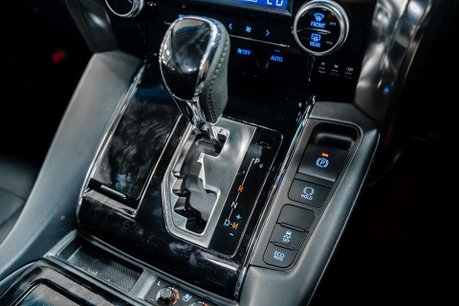 Toyota Alphard 2.5 MPV 2.5 SUV Automatic Petrol Hybrid 40