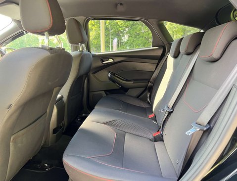 Ford Focus 1.0 Focus ST-Line X 5dr 44