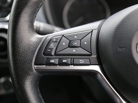 Nissan Juke 1.0 DIG-T Tekna Euro 6 (s/s) 5dr 11