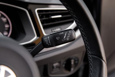 Volkswagen Polo R-LINE TSI 18