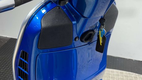 Piaggio Vespa GTS 300 SUPER 2016 ONLY 6K MOT VERY CLEAN POLINI PIPE SERVICED 28