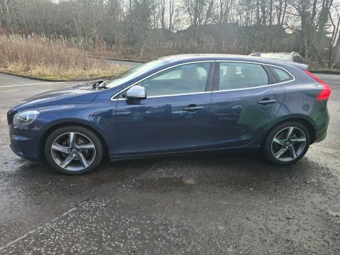 Volvo V40 D2 R-DESIGN 3