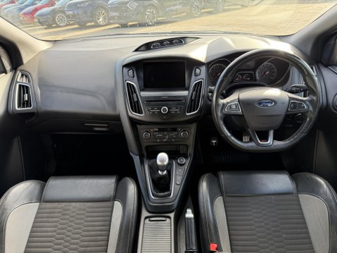 Ford Focus 2.0T EcoBoost ST-2 Hatchback 5dr Petrol Manual Euro 6 (s/s) (250 ps) 28