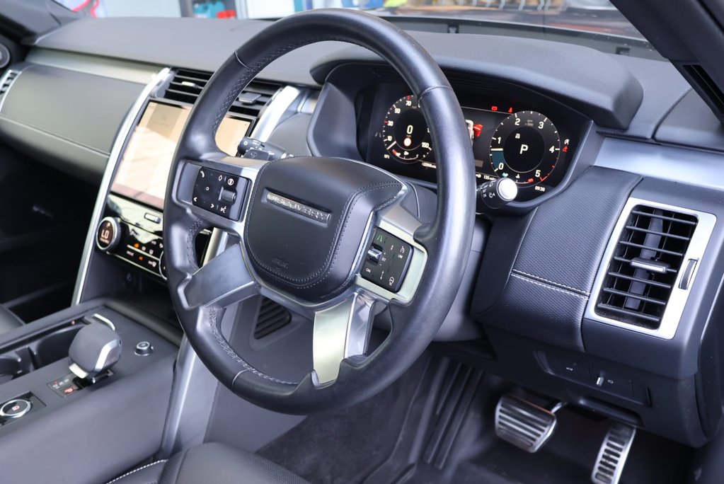 Land Rover Discovery COMMERCIAL DYNAMIC HSE styled by seeker rear seat conversion low miles  11