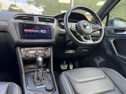 Volkswagen Tiguan R-LINE TECH TSI 4MOTION DSG 14