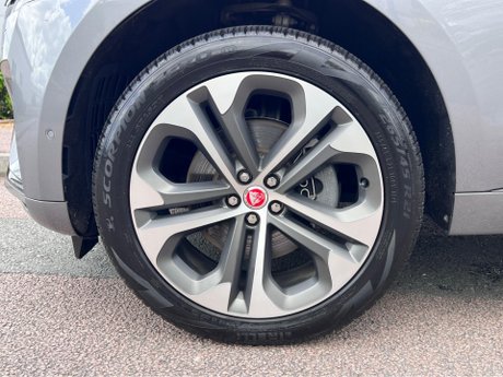 Jaguar F-Pace 2.0 D200 MHEV R-Dynamic HSE Auto AWD Euro 6 (s/s) 5dr 56