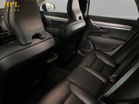 Volvo V90 2.0 T4 Momentum Plus Estate 5dr Petrol Auto Euro 6 (s/s) (190 ps) DAB Radio 19