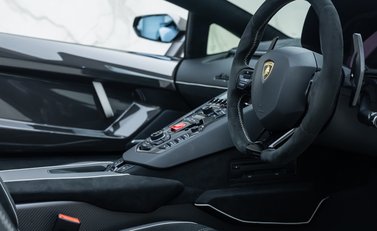 Lamborghini Aventador SVJ LP 770-4 ROADSTER 16