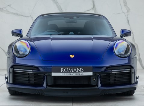 Porsche 911 Turbo S (992) 4