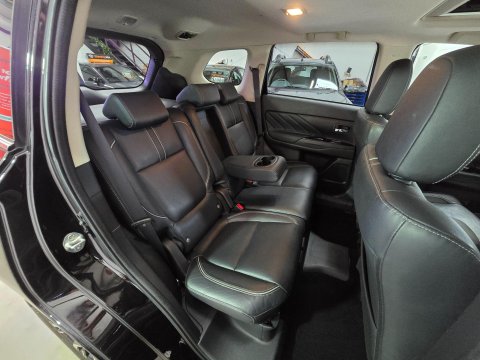 Mitsubishi Outlander 2.0h 12kWh 4h CVT 4WD Euro 6 (s/s) 5dr 16