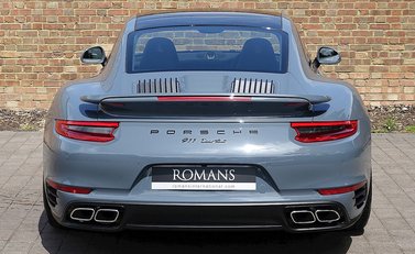 Porsche 911 (991) Turbo 10