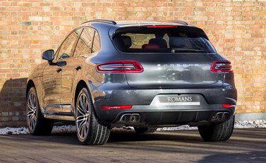 Porsche Macan Turbo 3