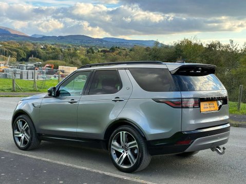 Land Rover Discovery 3.0 Discovery R-Dynamic HSE D MHEV Auto 4WD 5dr 4