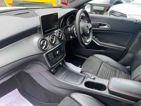 Mercedes-Benz CLA Class 2.1 CLA220d AMG Sport Coupe 7G-DCT Euro 6 (s/s) 4dr 33