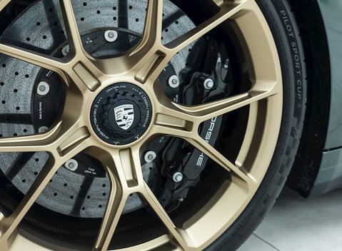 Porsche 911 (992) GT3 Touring 31