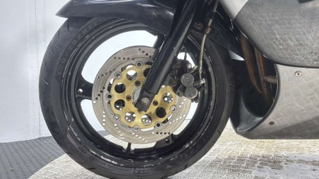 Suzuki GSX 2002 47K RUNNING PROJECT BIKE SPARES OR REPAIR 600CC COMMUTER 21