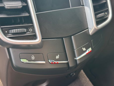 Porsche Cayenne 3.0 V6 E-Hybrid S 5dr Petrol Plug-in Hybrid TiptronicS 4WD Euro 6 (416ps) 12