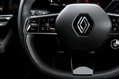 Renault Megane LAUNCH EDITION 18