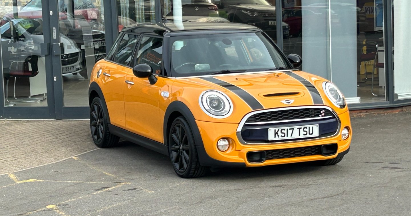 2017 MINI Hatch