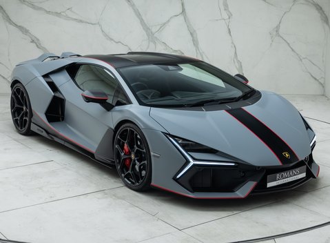 Lamborghini Revuelto 11