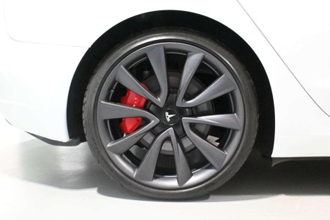 Tesla Model 3 PERFORMANCE AWD 16