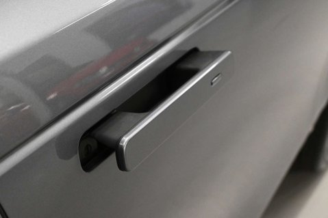 Land Rover Range Rover Velar 2.0 Range Rover Velar R-Dynamic SE D180 Auto 4WD 5dr 35