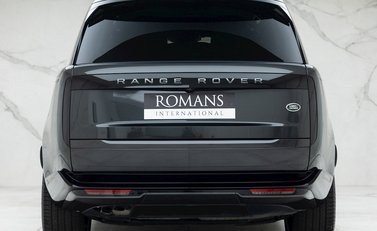 Land Rover Range Rover D350 Autobiography LWB 7 Seater 5