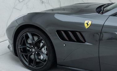Ferrari GTC4 Lusso T 32