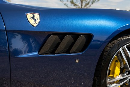 Ferrari GTC4 Lusso V12 13