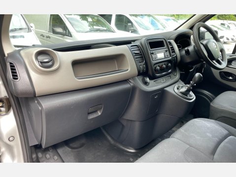 Renault Trafic 1.6 dCi ENERGY 29 Business+ Panel Van 5dr Diesel Manual LWB Standard Roof E 31