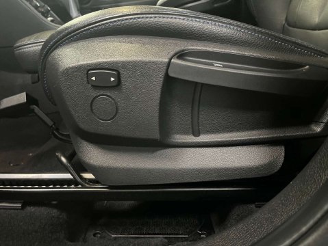 BMW 2 Series 2.0 220i M Sport Auto 5dr 34
