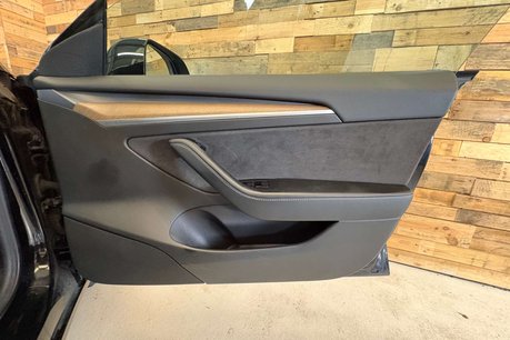 Tesla Model 3 (Dual Motor) Long Range Saloon 4dr Electric Auto 4WDE (346 ps) 65