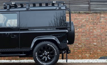 Land Rover Defender 90 Urban Truck 29