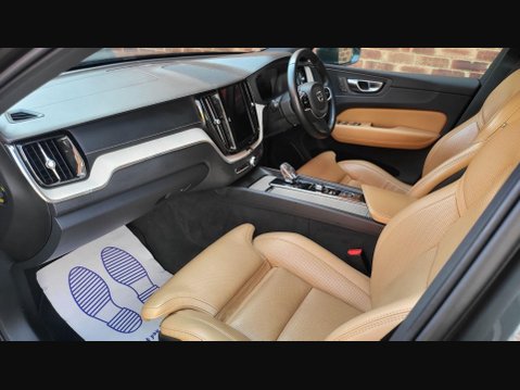 Volvo XC60 B4 INSCRIPTION AWD 2