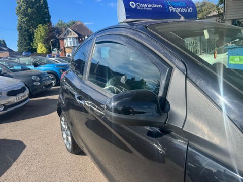Ford Ka 1.2 Titanium Euro 5 3dr 21