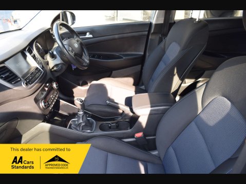 Hyundai TUCSON 1.7 Tucson SE Nav Blue Drive 2WD CRDi 5dr 27