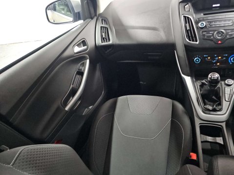 Ford Focus 1.0 Focus Zetec 5dr 28