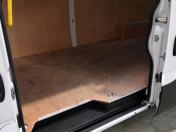 Iveco Daily Daily 35C14 Diesel 2.3 High Roof Business Van 4100L WB Hi-Matic 13