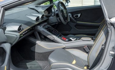 Lamborghini Huracan Spyder LP640-4 EVO 16