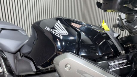 Honda CB650R 2020 NEO SPORT CAFE 9K MODERN CLASSIC 650CC 36