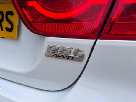 Jaguar XE 2.0i Portfolio Auto AWD Euro 6 (s/s) 4dr 77
