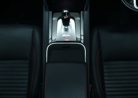 Land Rover Discovery Sport 2.0 Discovery Sport R-Dynamic HSE D Auto 4WD 5dr 21