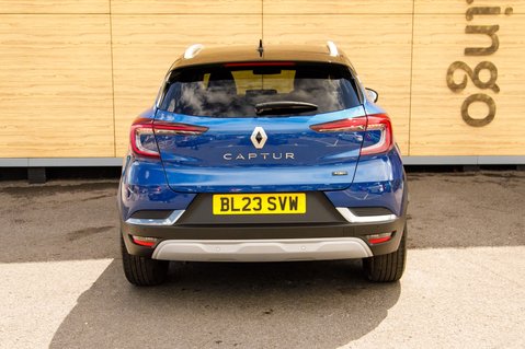 Renault Captur TECHNO E-TECH 6