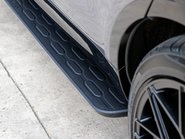 Land Rover Discovery 5