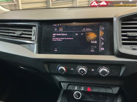 Audi A1 1.0 TFSI 30 SE Sportback Euro 6 (s/s) 5dr 9