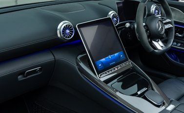 Mercedes-Benz SL Class SL63 AMG PERFORMANCE 22