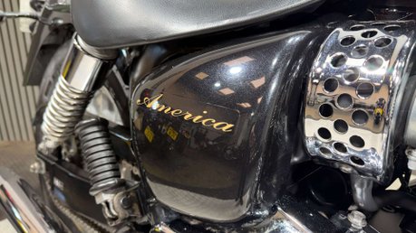 Triumph Bonneville 2013 ONLY 13K 1 OWNER LONG MOT MID-WEIGHT CRUISER BIKE 865CC 37