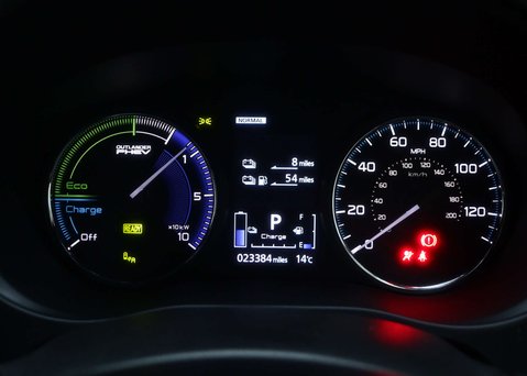 Mitsubishi Outlander 2.4h TwinMotor 13.8kWh Dynamic Safety SUV 5dr Petrol Plug-in Hybrid CVT 4WD 18