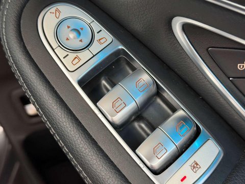 Mercedes-Benz GLC 2.1 GLC220d AMG Line (Premium) SUV 5dr Diesel G-Tronic 4MATIC Euro 6 (s/s) 44