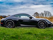 Porsche 718 CAYMAN GT4 PDK 3